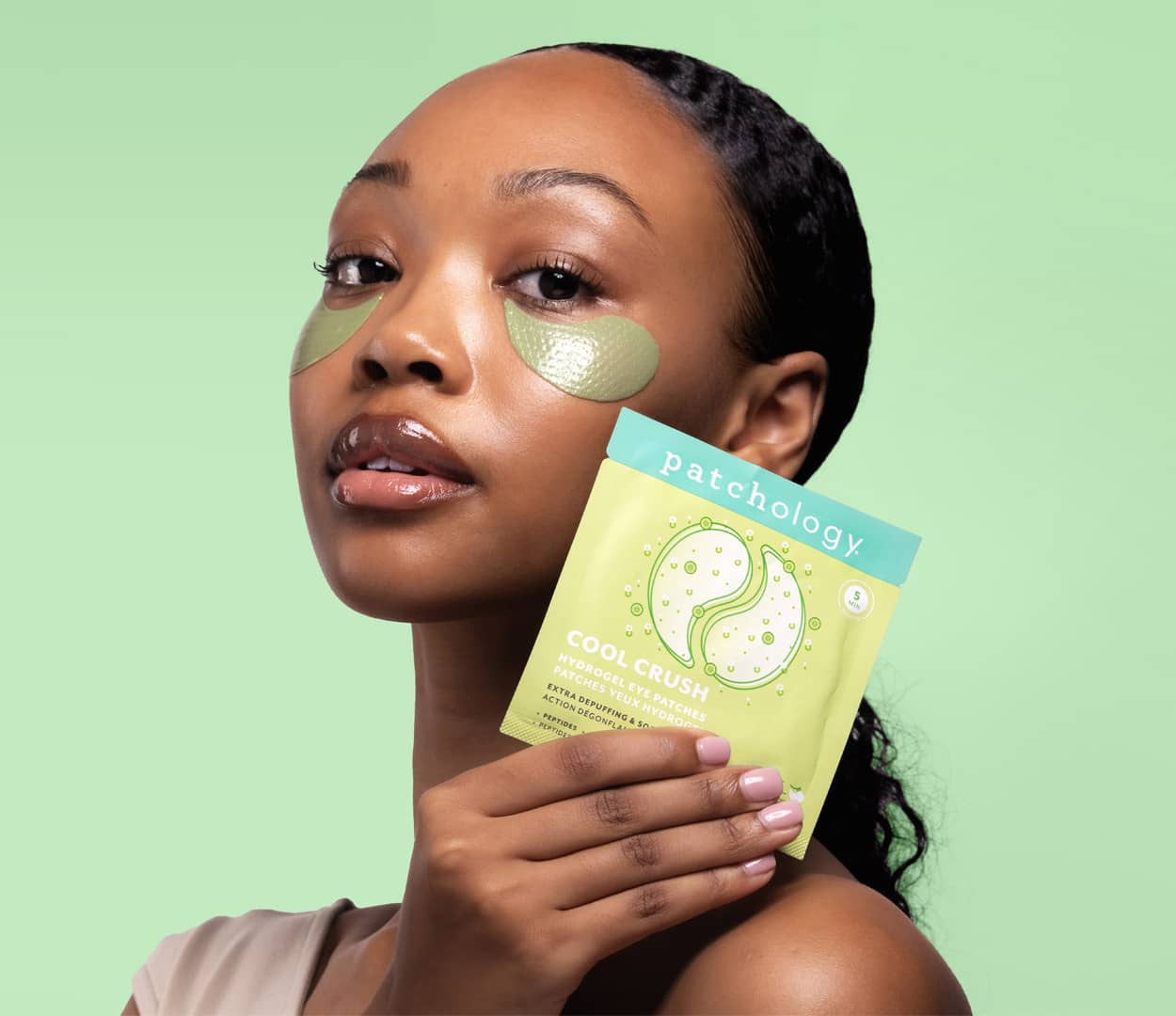CoolCrush_UnderEyePatches-Depuffing-1250x1080.jpg
